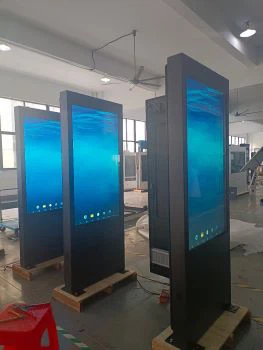 Venkovní kiosek s dotykovou obrazovkou